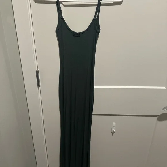 Skims Fits Everybody Petite Maxi Dress - Picture 2 of 2